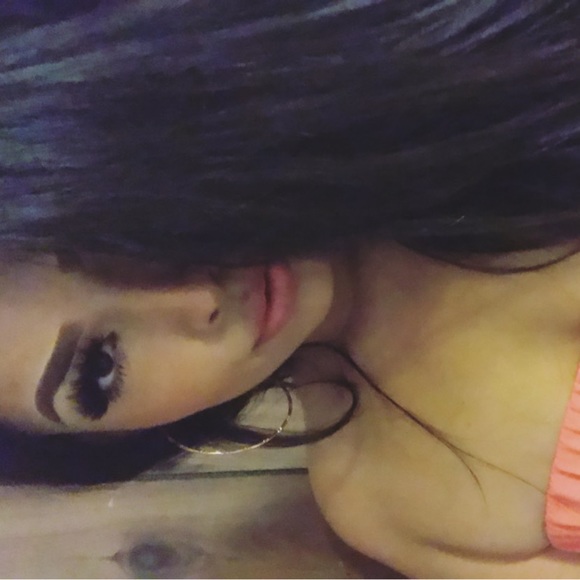 MEET YOUR POSHER SUMMER 🦋✨ - Picture 3 of 7